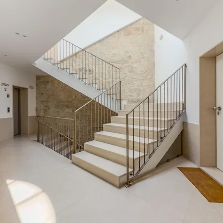 Almada Comfy Apartment Porto