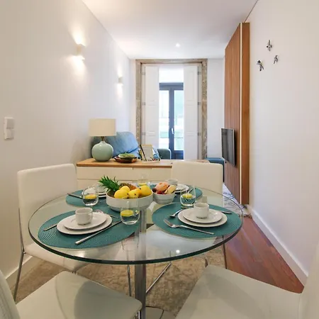 Almada Comfy Appartamento *