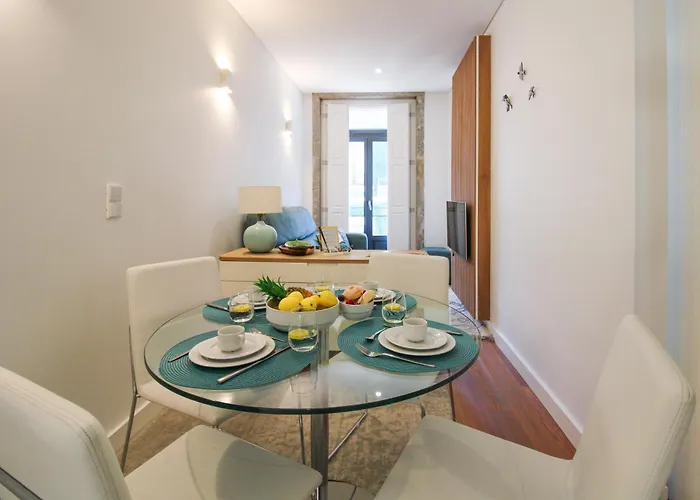 Almada Comfy Apartman *