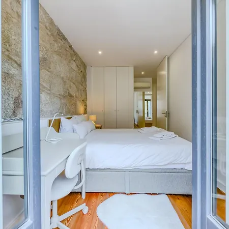 Almada Comfy Apartman *